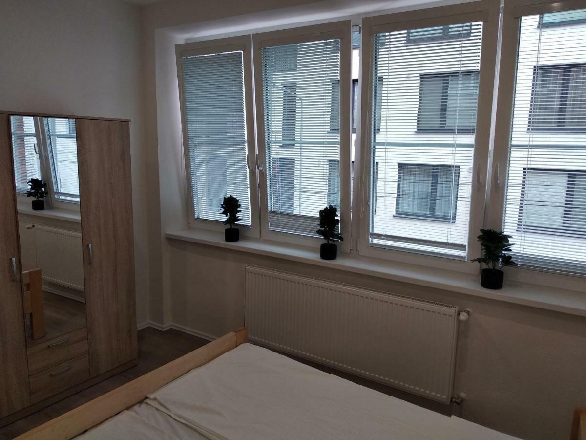 ברטיסלאבה Kate & Jenny Apartments - Cosy Place In The City Center מראה חיצוני תמונה