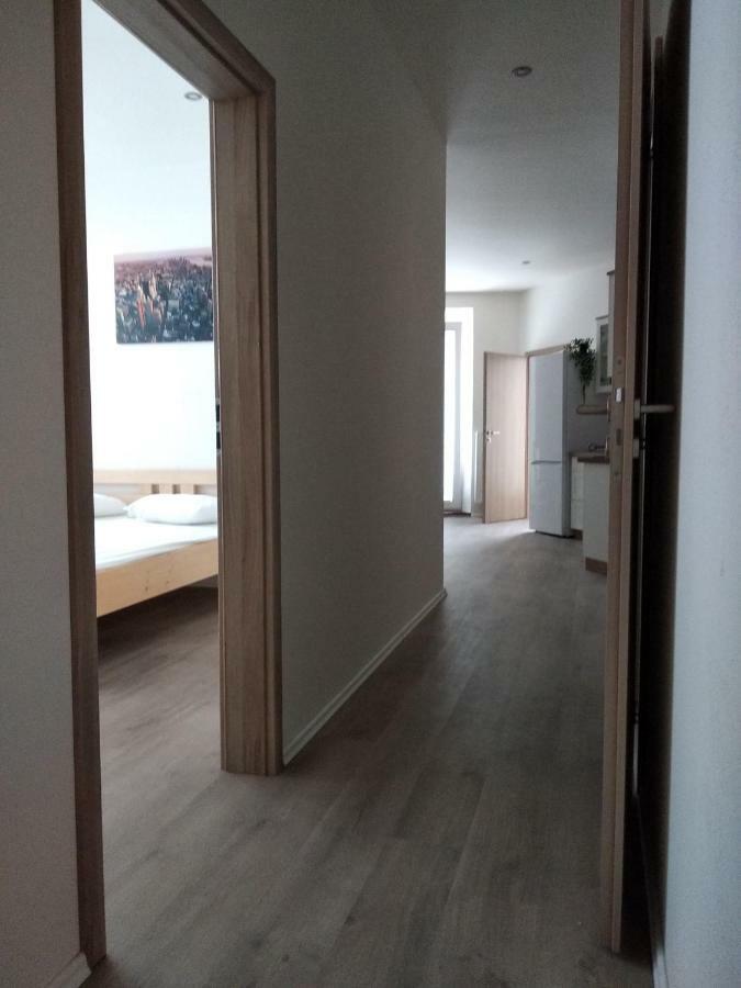 ברטיסלאבה Kate & Jenny Apartments - Cosy Place In The City Center מראה חיצוני תמונה