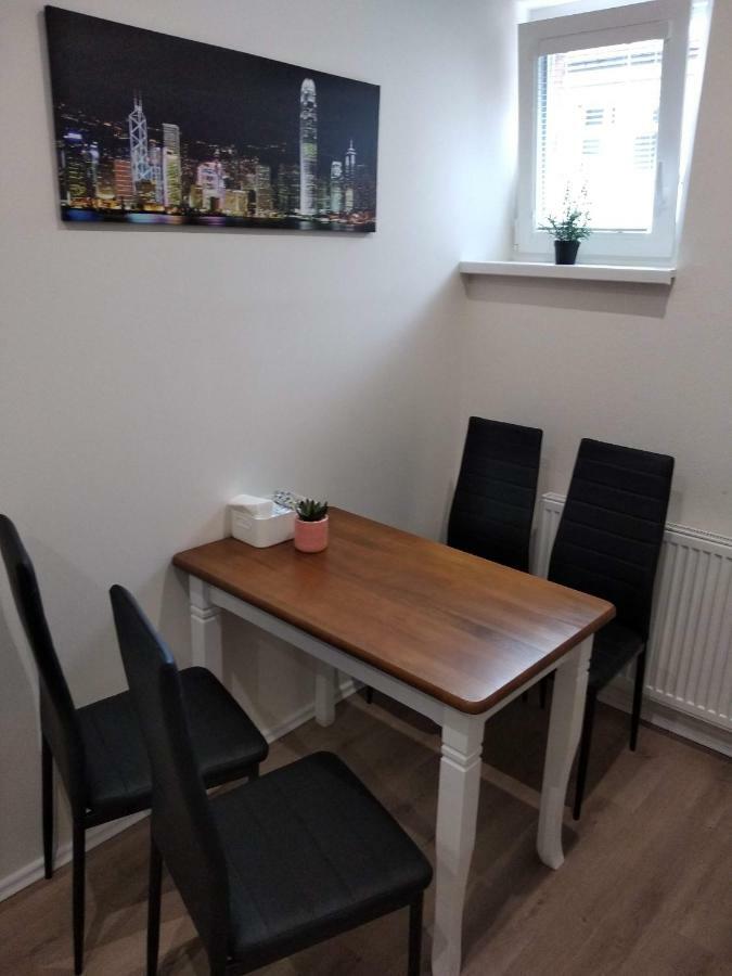 ברטיסלאבה Kate & Jenny Apartments - Cosy Place In The City Center מראה חיצוני תמונה