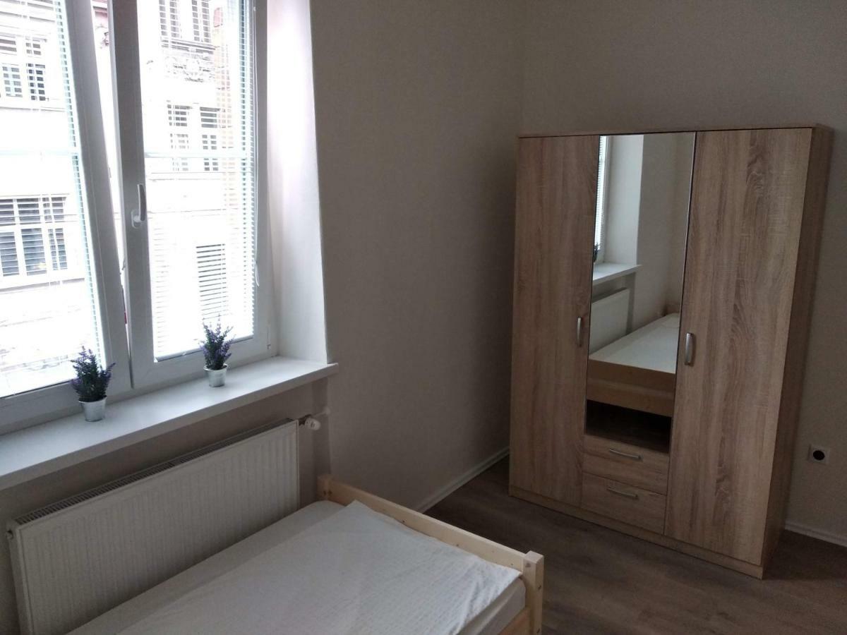 ברטיסלאבה Kate & Jenny Apartments - Cosy Place In The City Center מראה חיצוני תמונה