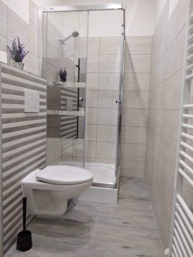 ברטיסלאבה Kate & Jenny Apartments - Cosy Place In The City Center מראה חיצוני תמונה